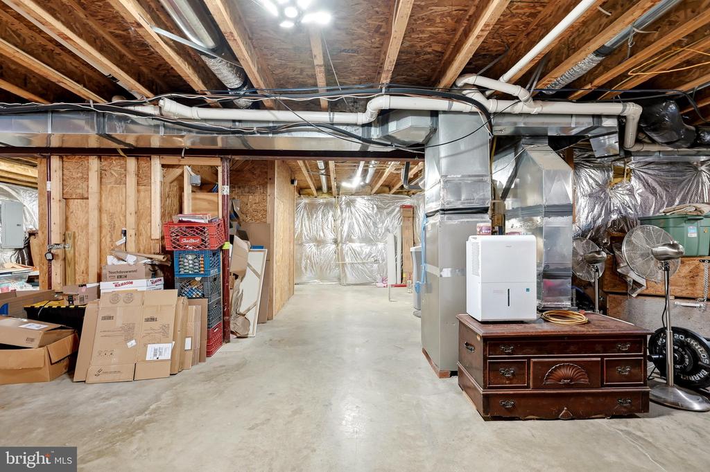 32 LILBURN DRIVE