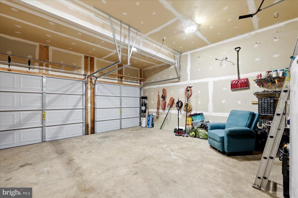 32 LILBURN DRIVE