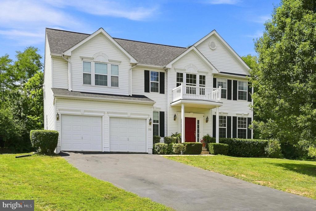 32 LILBURN DRIVE