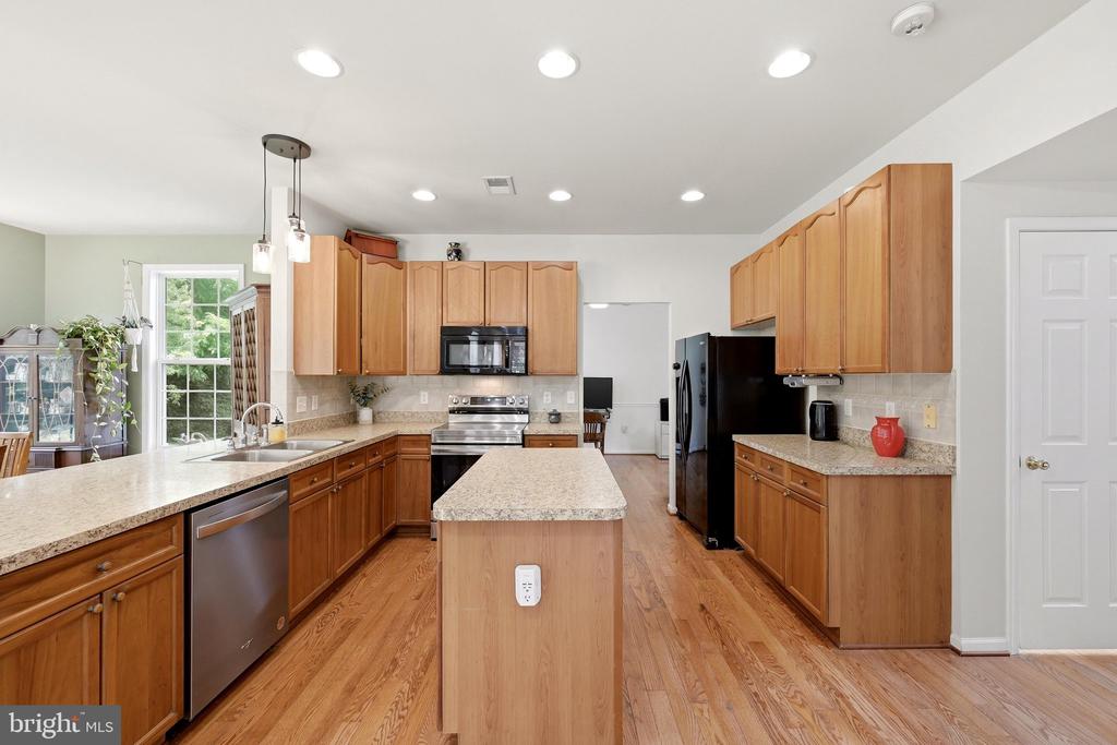 32 LILBURN DRIVE