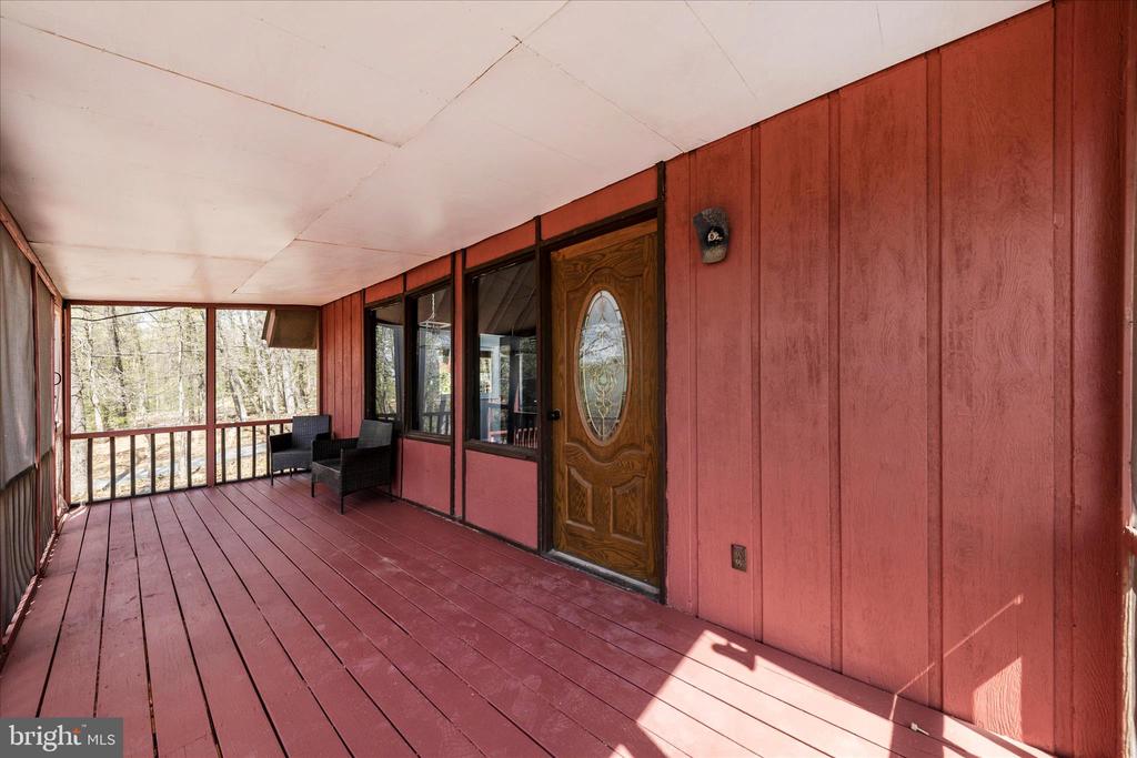 742 SKYLINE TRAIL