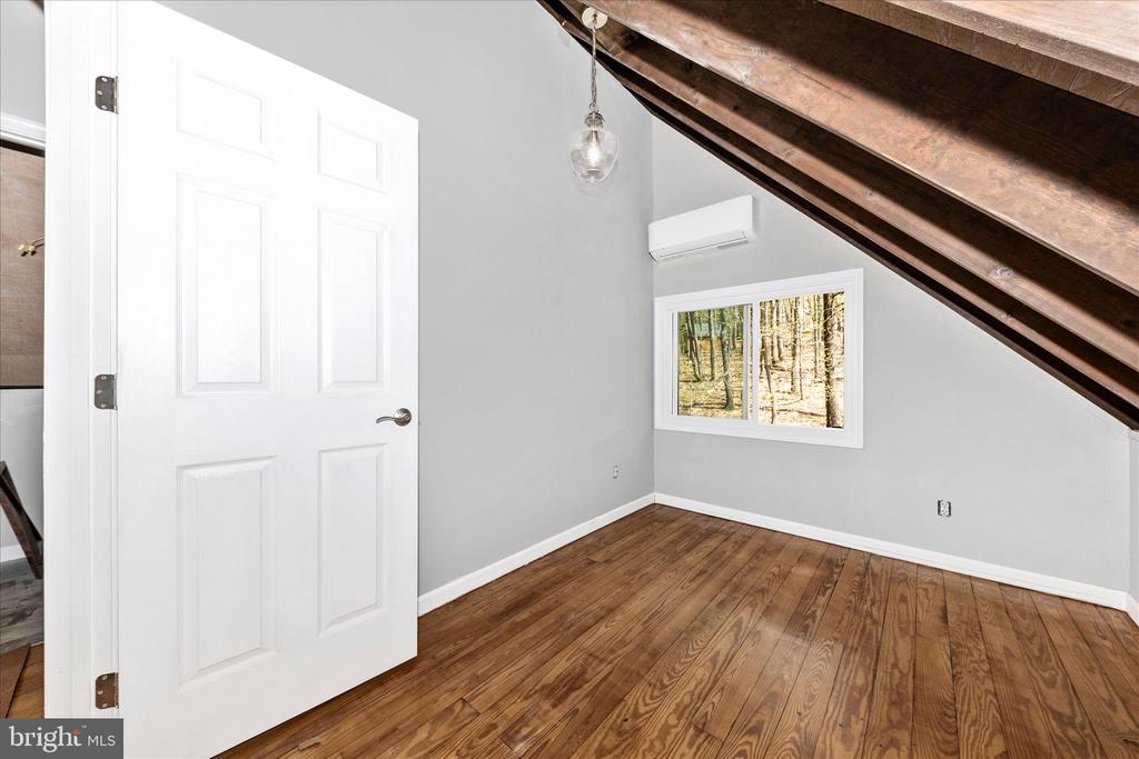 742 SKYLINE TRAIL