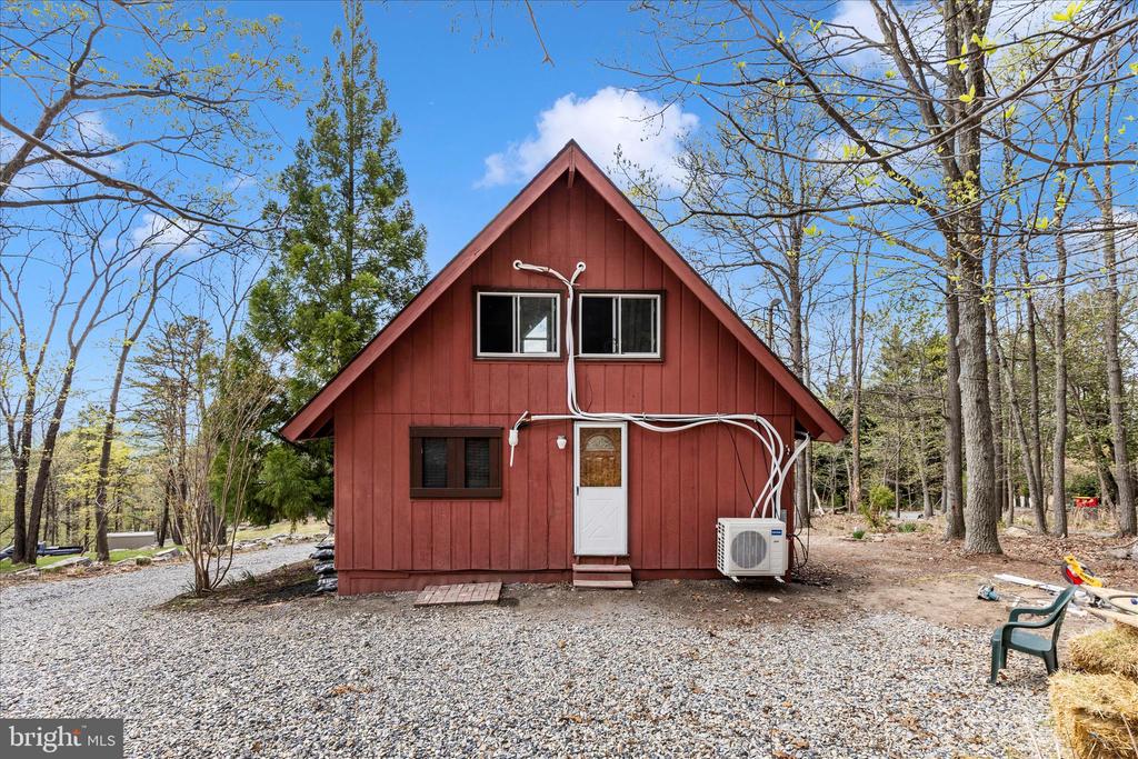 742 SKYLINE TRAIL