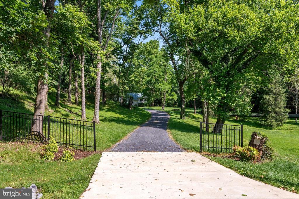 6517 KABLETOWN ROAD