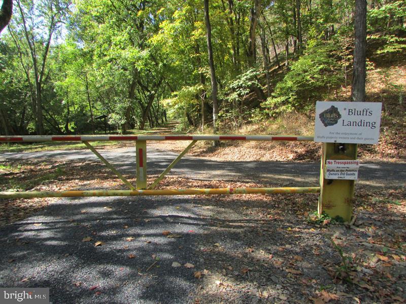 207 Bluffs On The Potomac