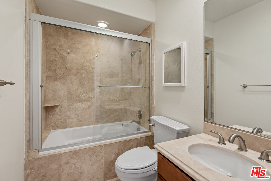 1920 Malcolm Ave Unit: 404