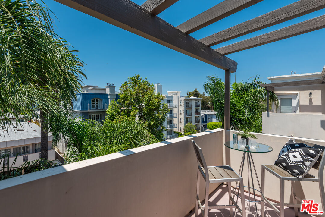 1920 Malcolm Ave Unit: 404