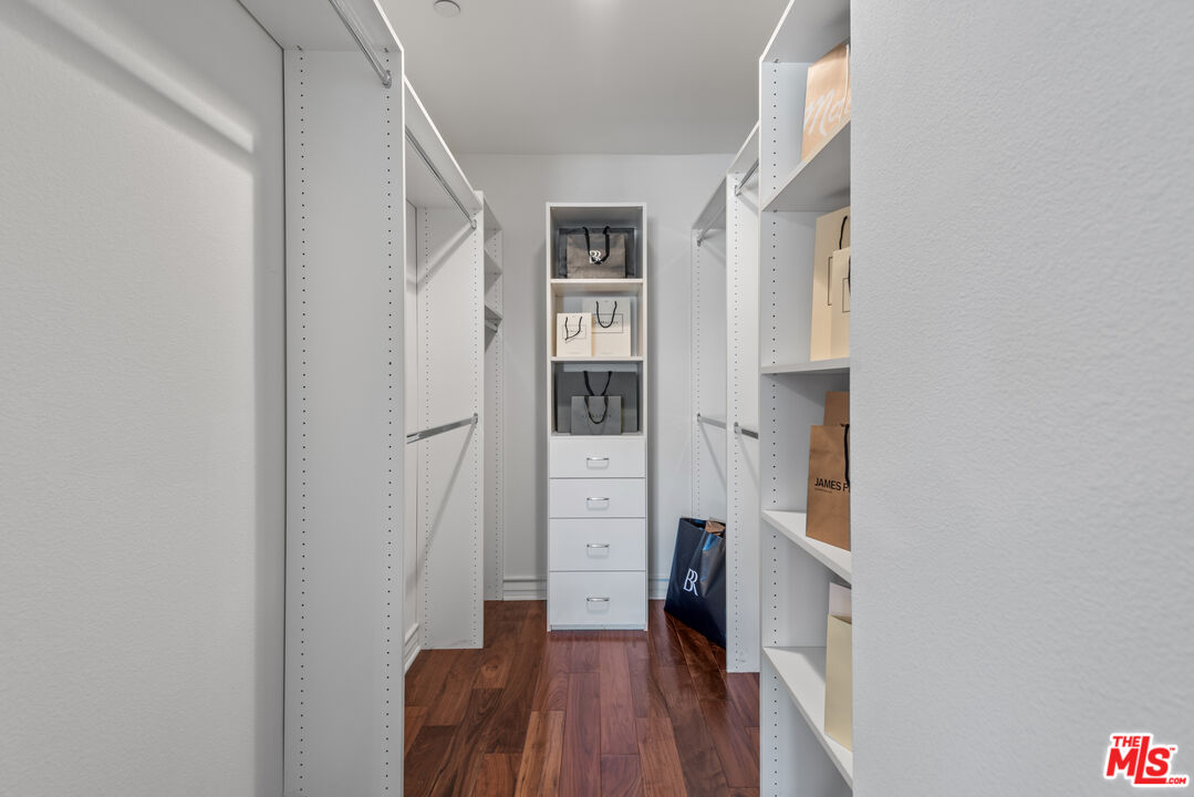 1920 Malcolm Ave Unit: 404