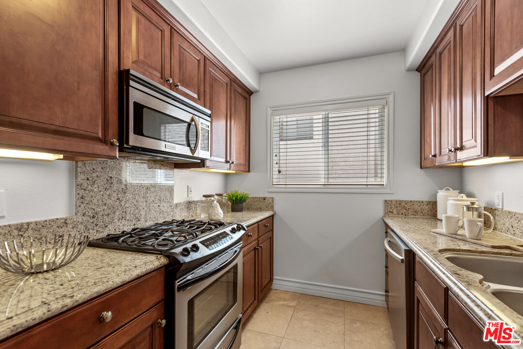 1920 Malcolm Ave Unit: 404