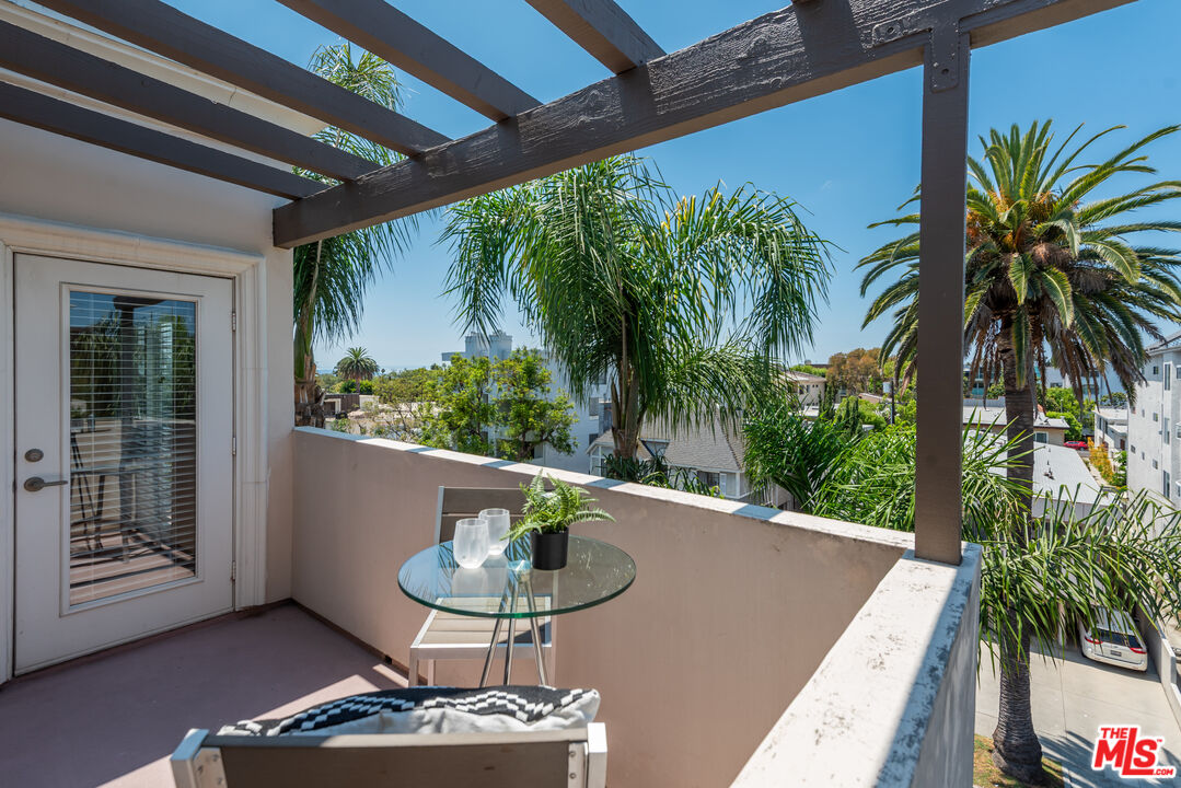 1920 Malcolm Ave Unit: 404
