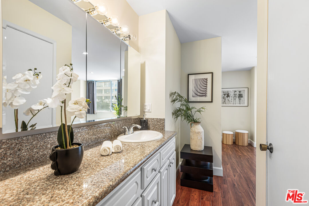 10747 Wilshire Blvd Unit: 601