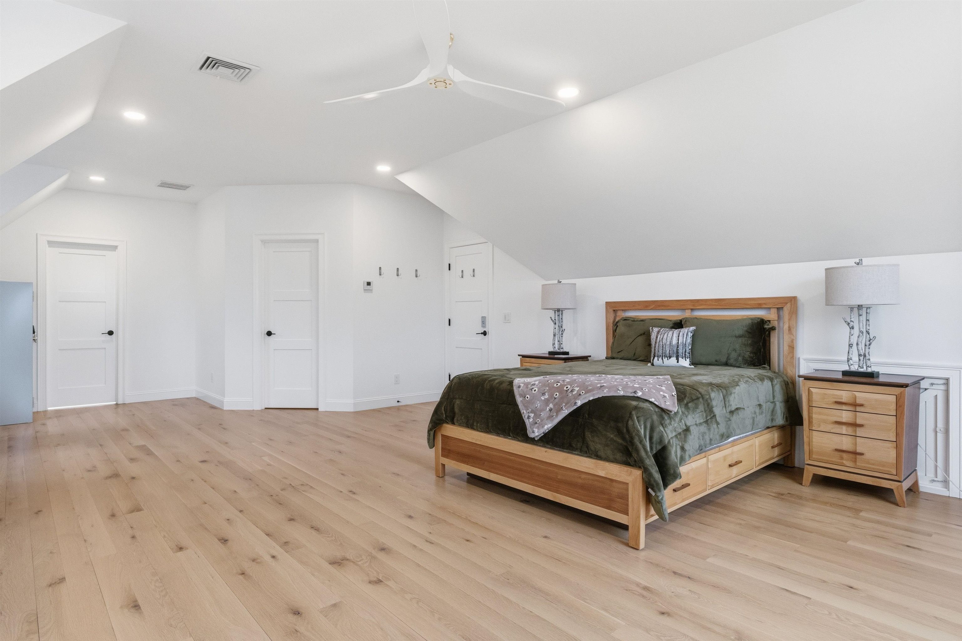 10 Hobart Lane