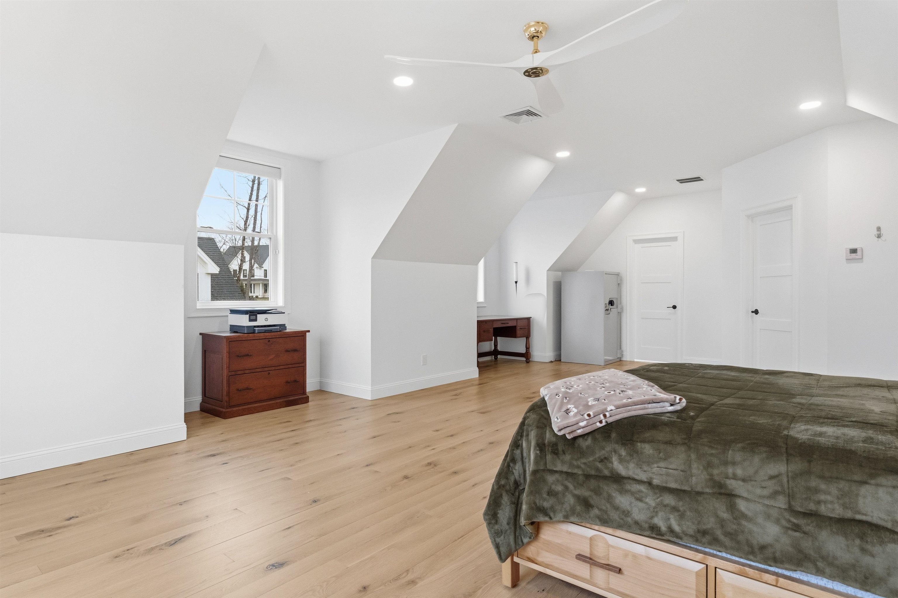 10 Hobart Lane