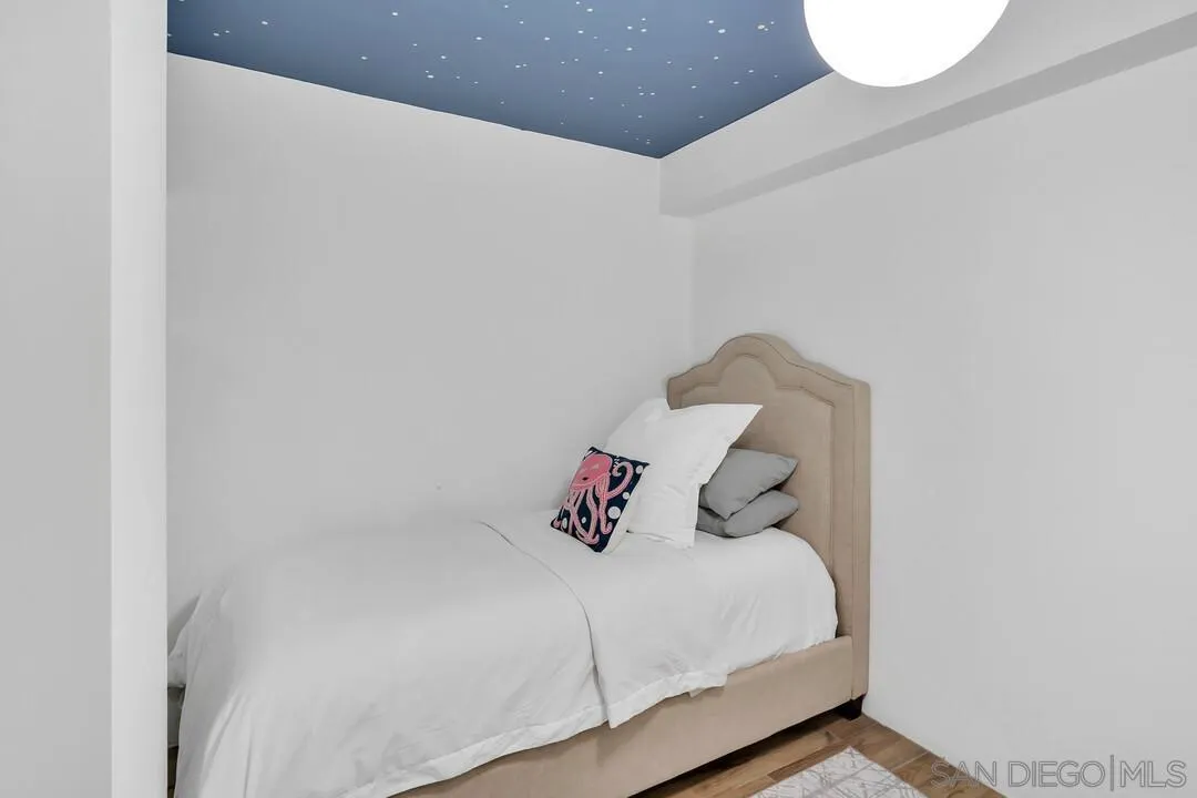 1750 Avenida Del Mundo Unit 810