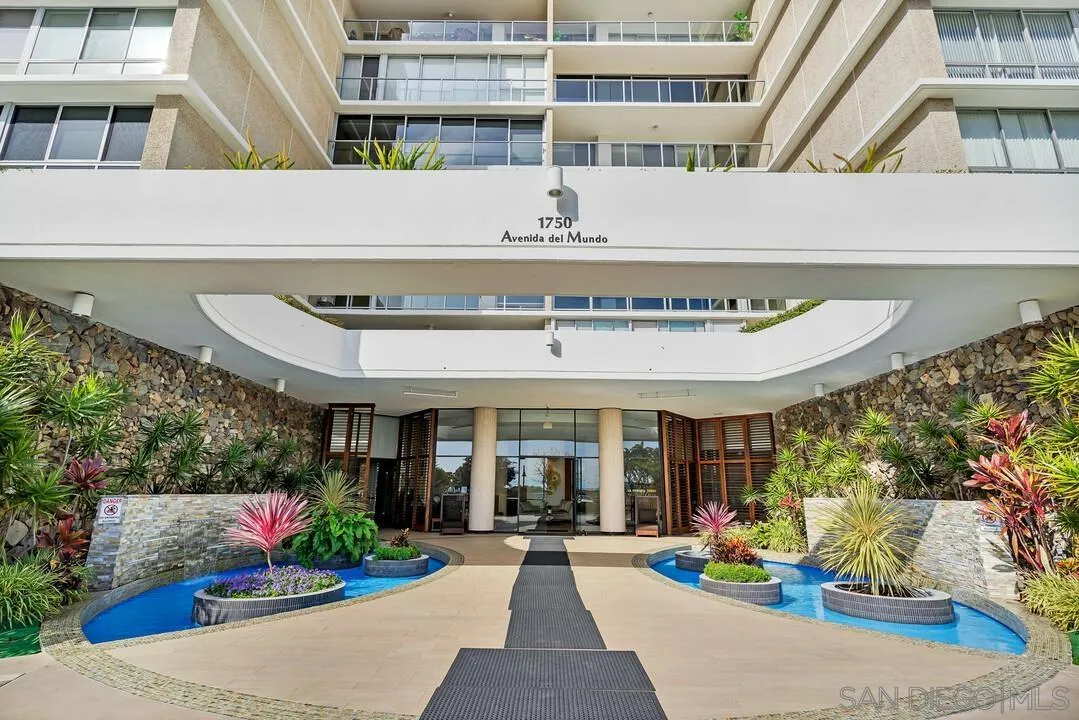 1750 Avenida Del Mundo Unit 810