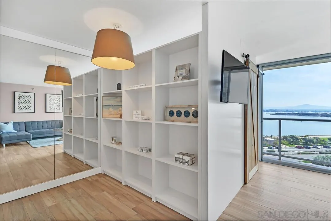 1750 Avenida Del Mundo Unit 810