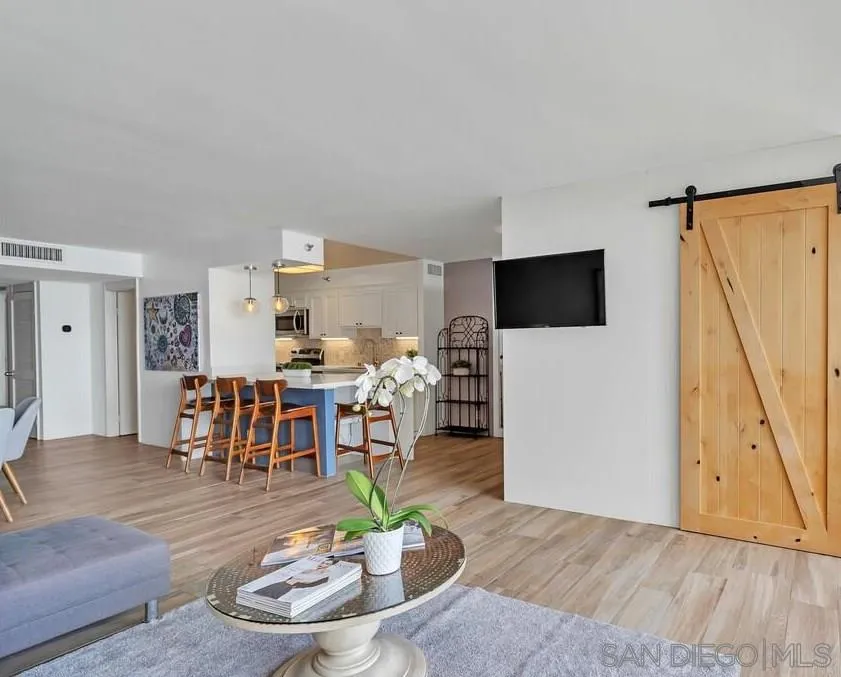 1750 Avenida Del Mundo Unit 810