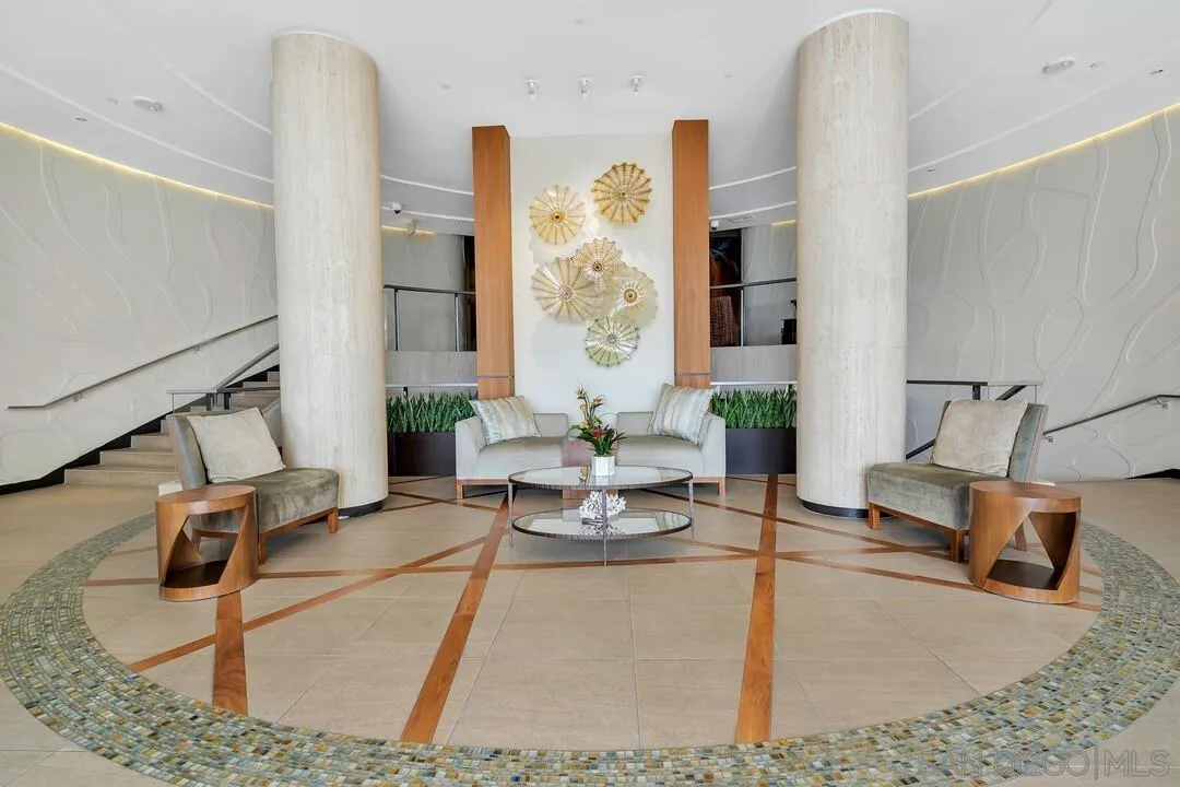 1750 Avenida Del Mundo Unit 810