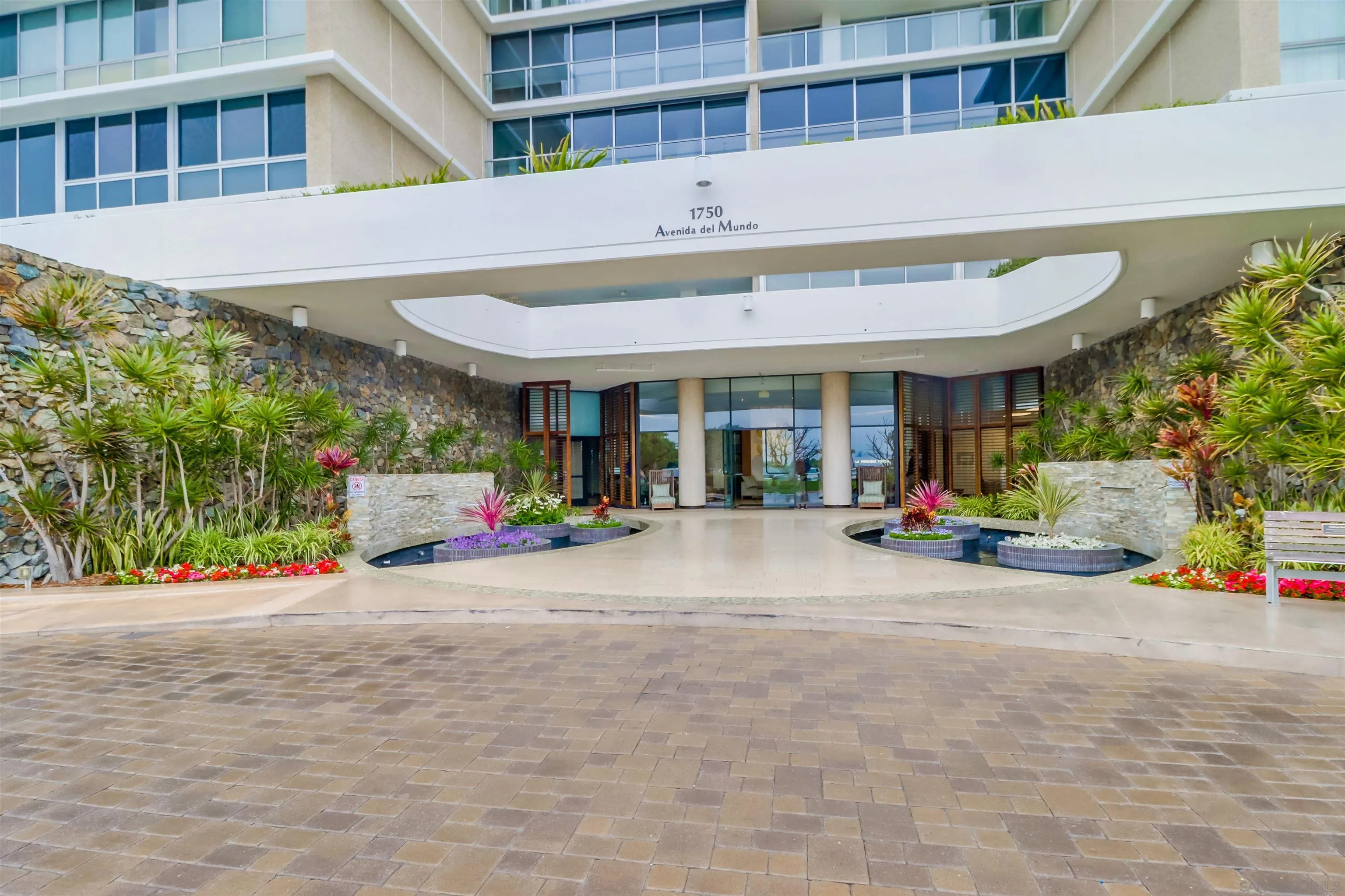 1750 Avenida Del Mundo Unit 810