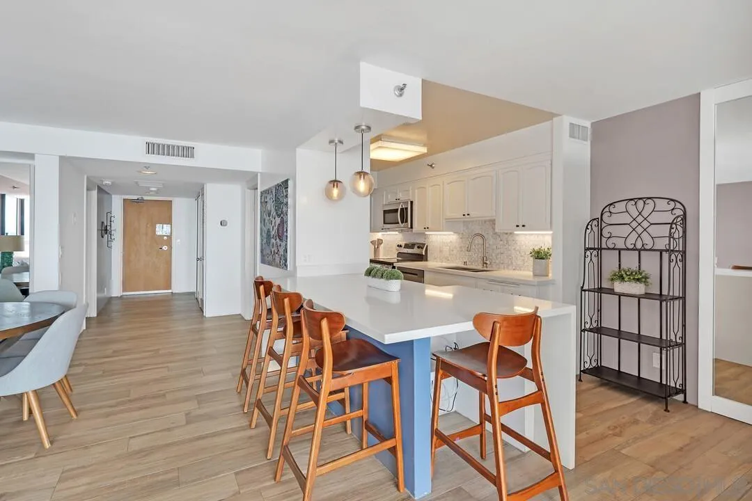 1750 Avenida Del Mundo Unit 810