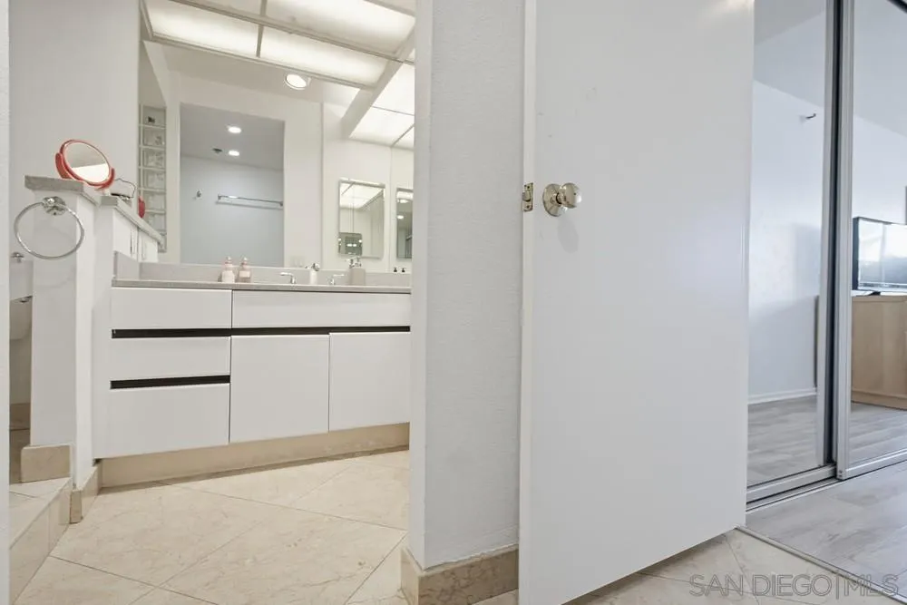 1820 Avenida Del Mundo Unit 108