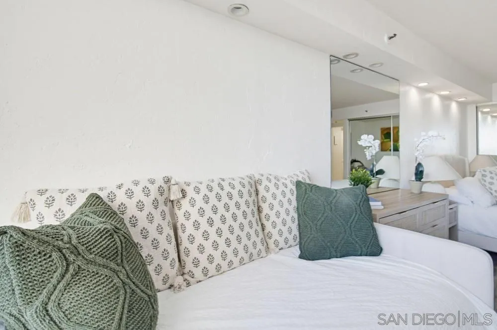 1820 Avenida Del Mundo Unit 108