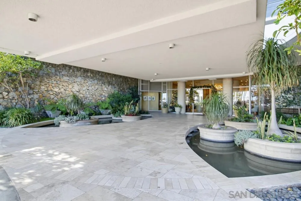 1820 Avenida Del Mundo Unit 108