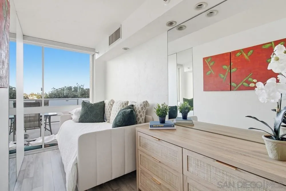 1820 Avenida Del Mundo Unit 108