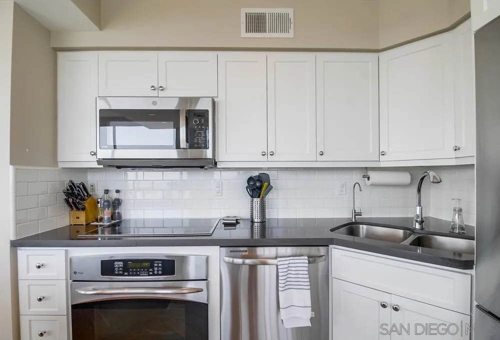 1770 Avenida Del Mundo Unit 1004