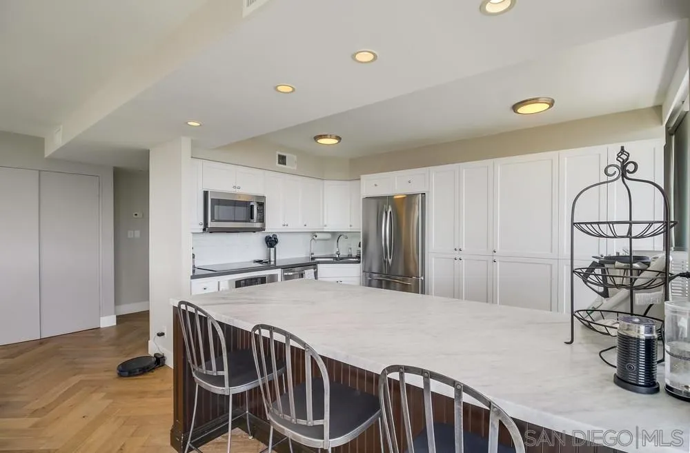 1770 Avenida Del Mundo Unit 1004