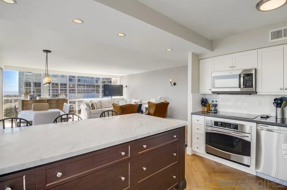 1770 Avenida Del Mundo Unit 1004