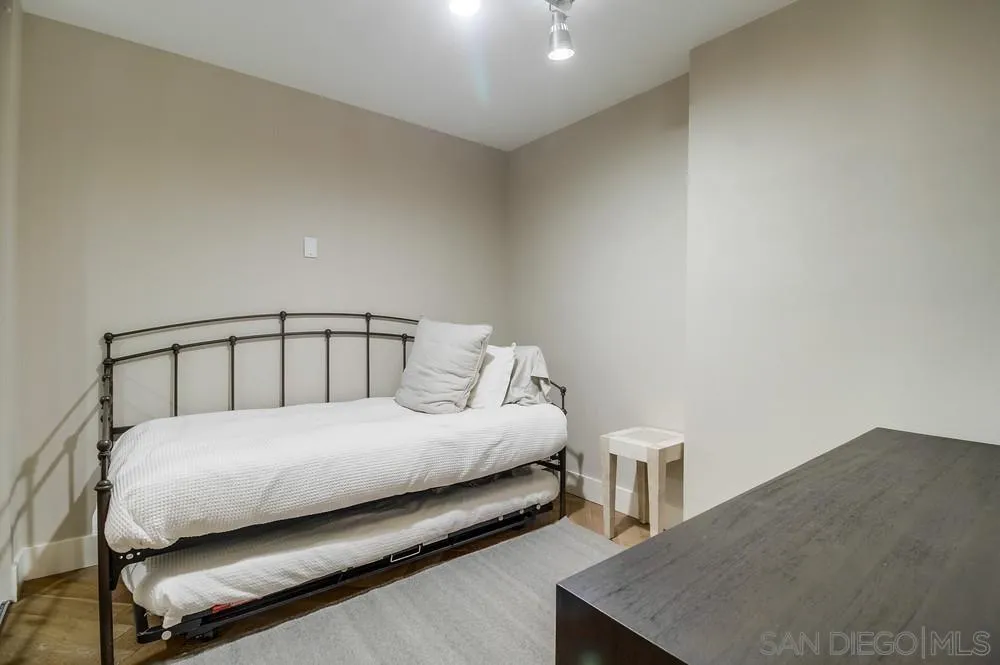 1770 Avenida Del Mundo Unit 1004