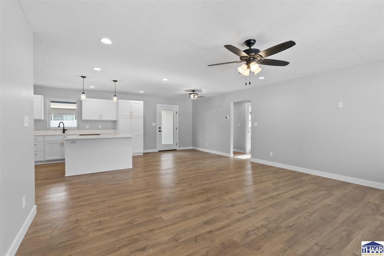 1620 Albert Way