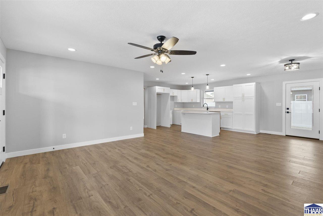 1620 Albert Way