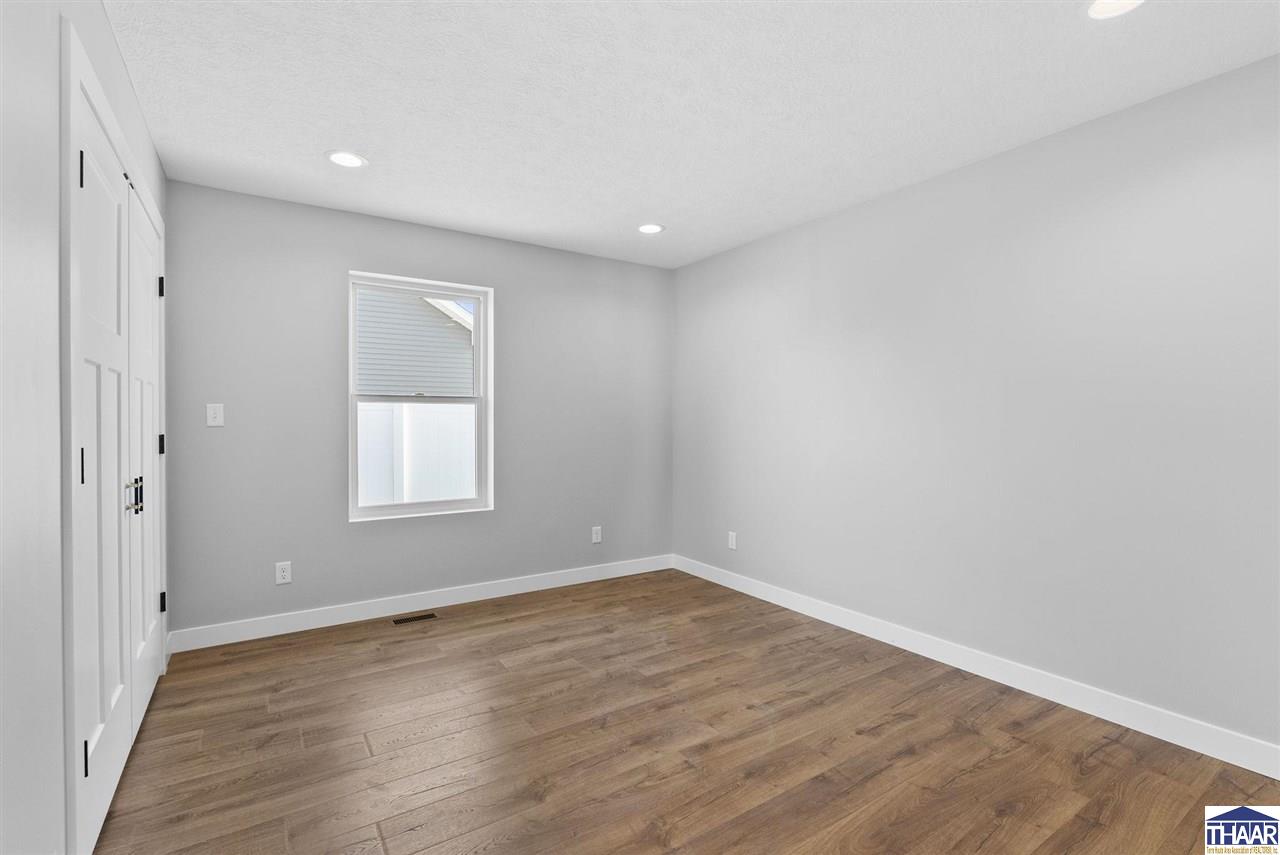 1620 Albert Way