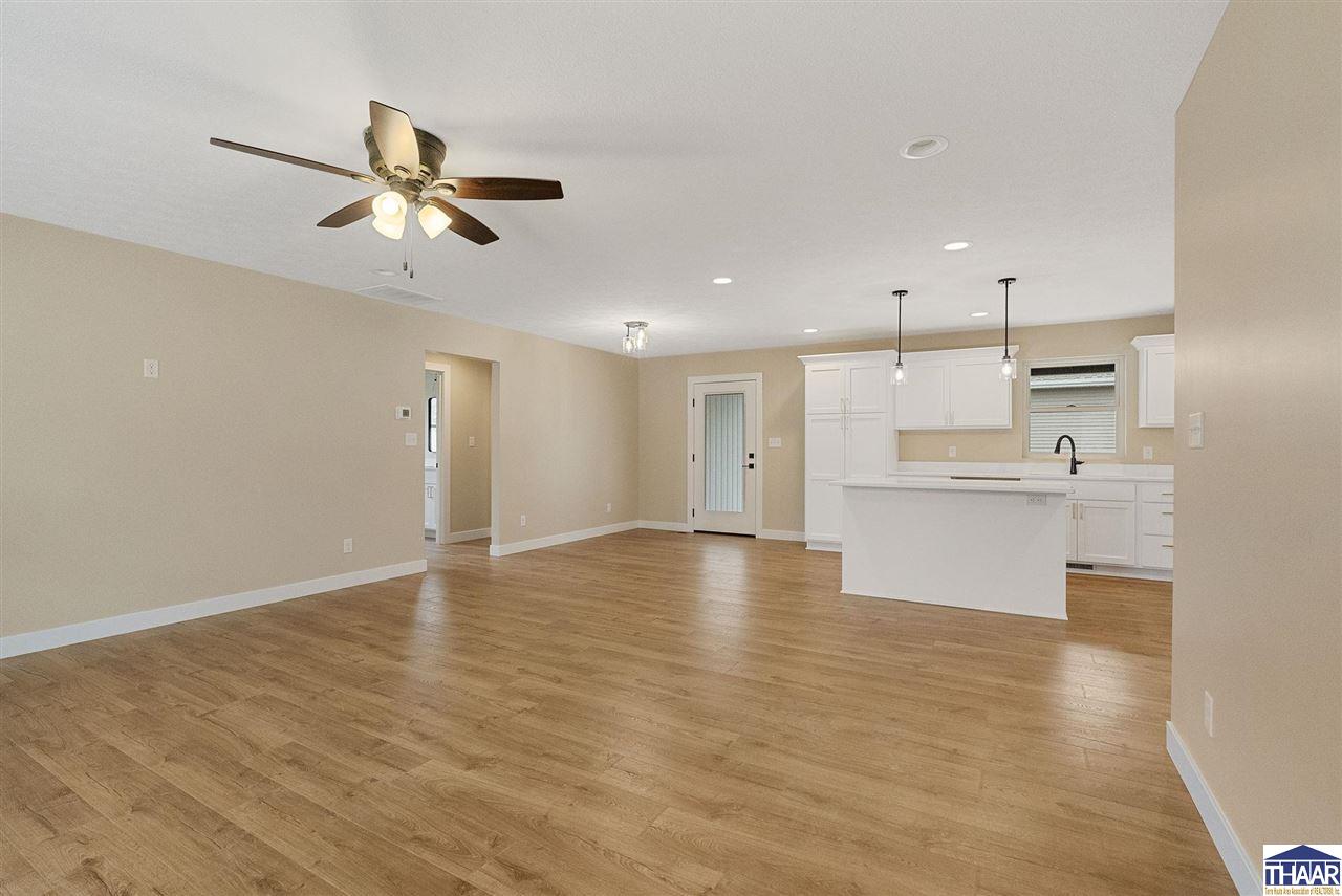 1612 Albert Way
