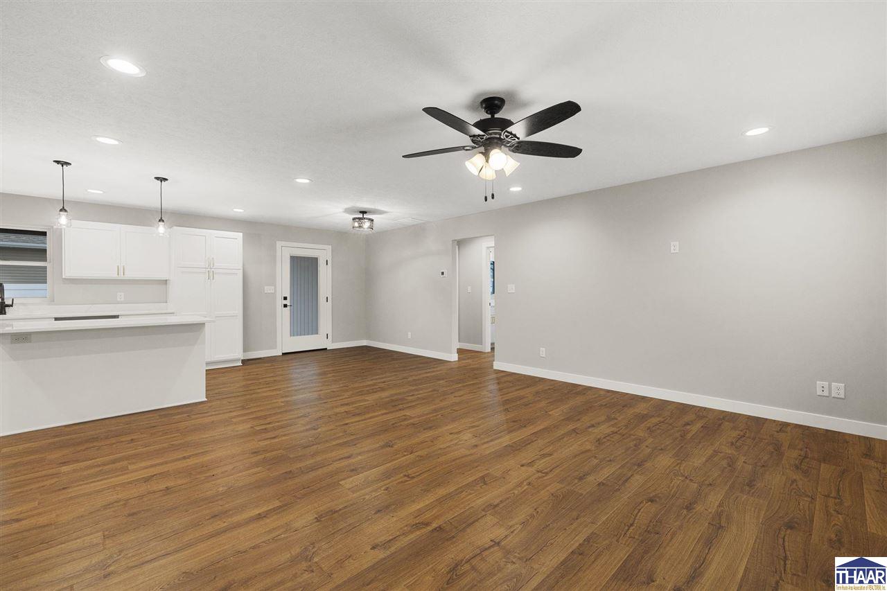 1637 Albert Way