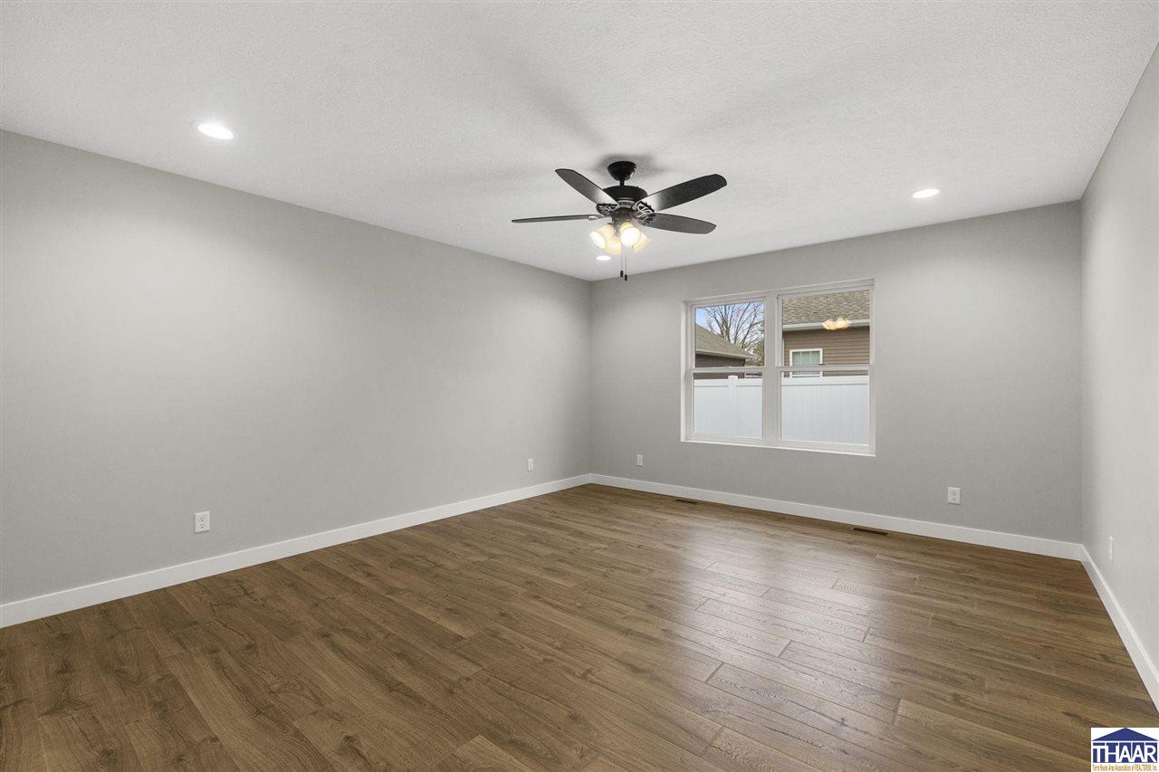 1637 Albert Way
