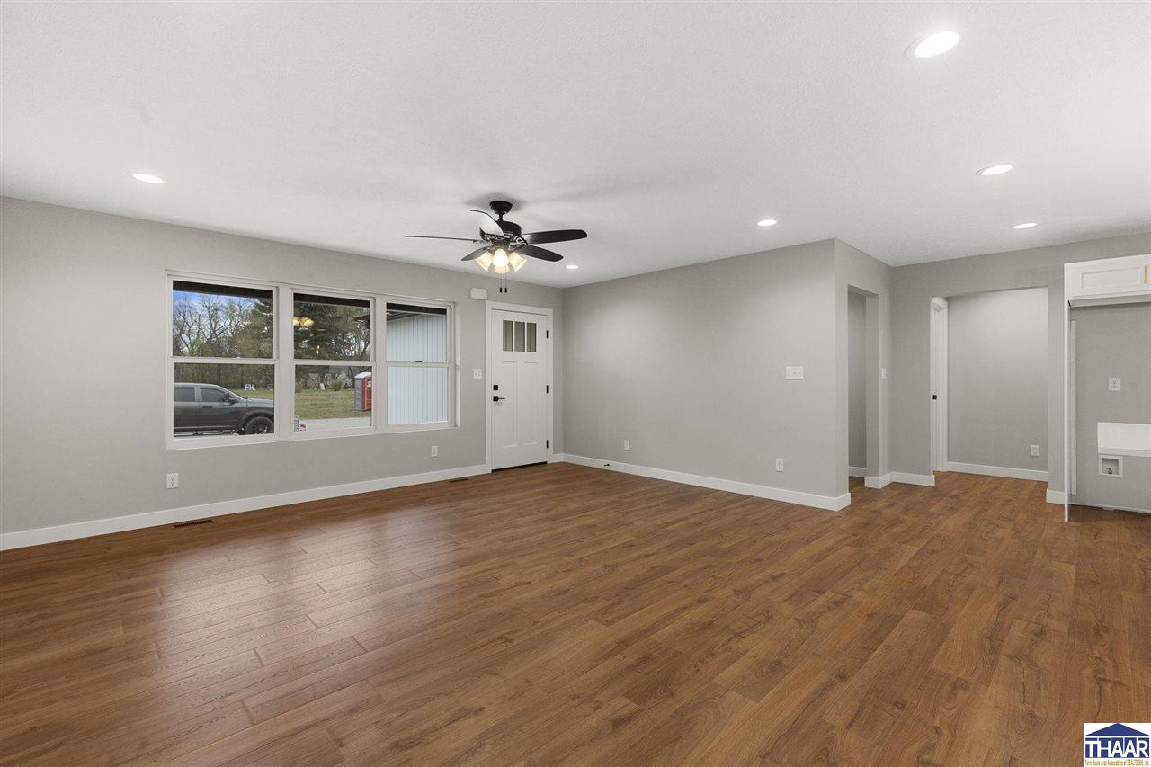 1637 Albert Way