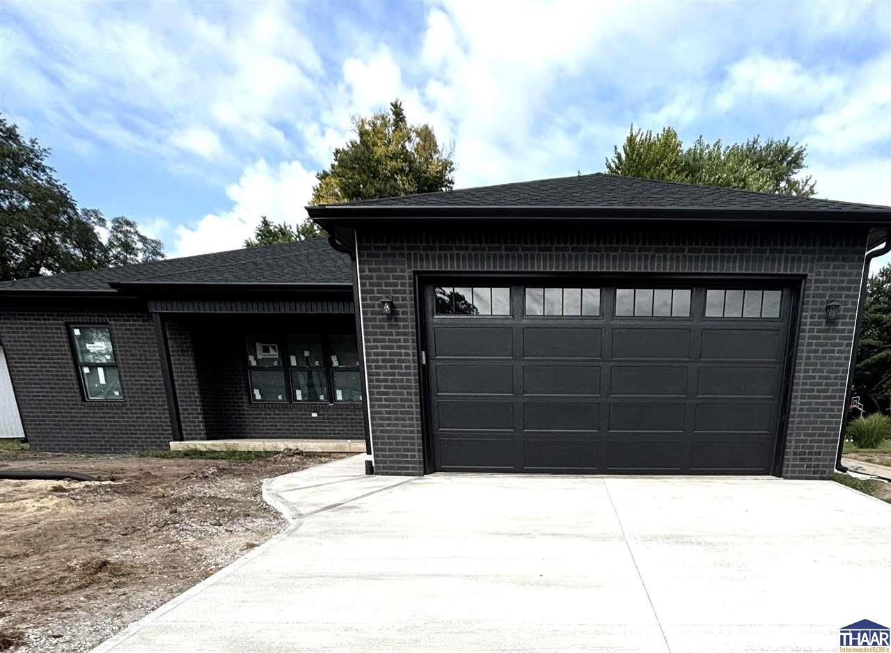 1637 Albert Way