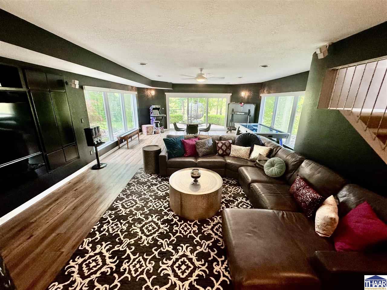 1400 W Lakewood