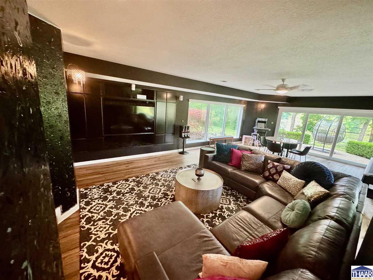 1400 W Lakewood
