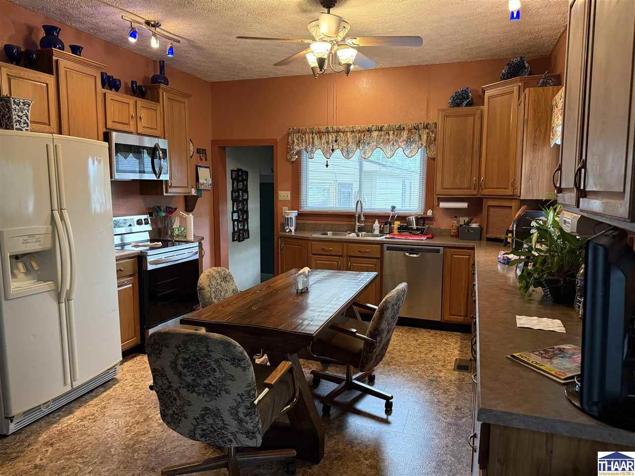 9134 E US Hwy 40