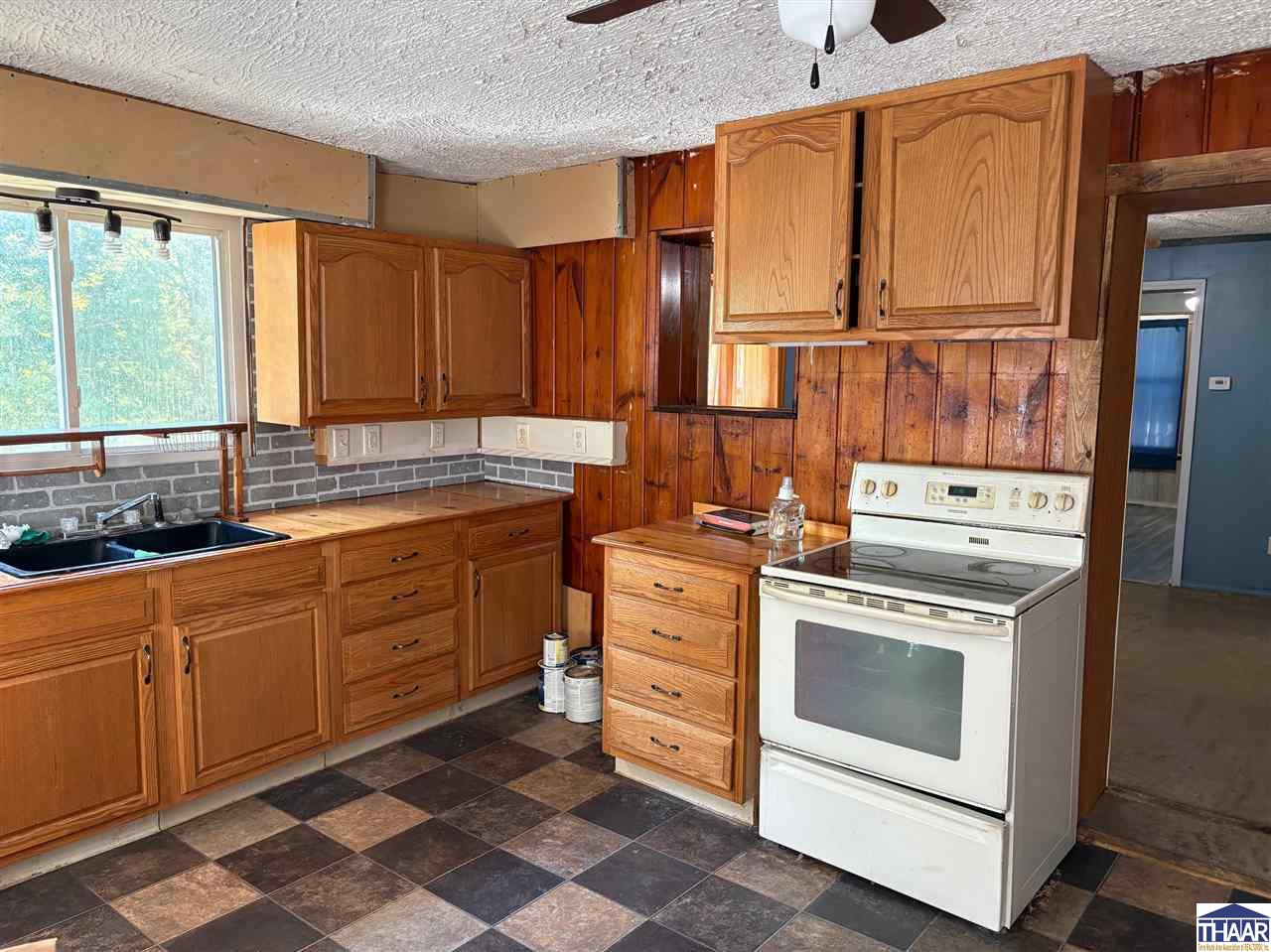 1261 W Co Rd 800 N