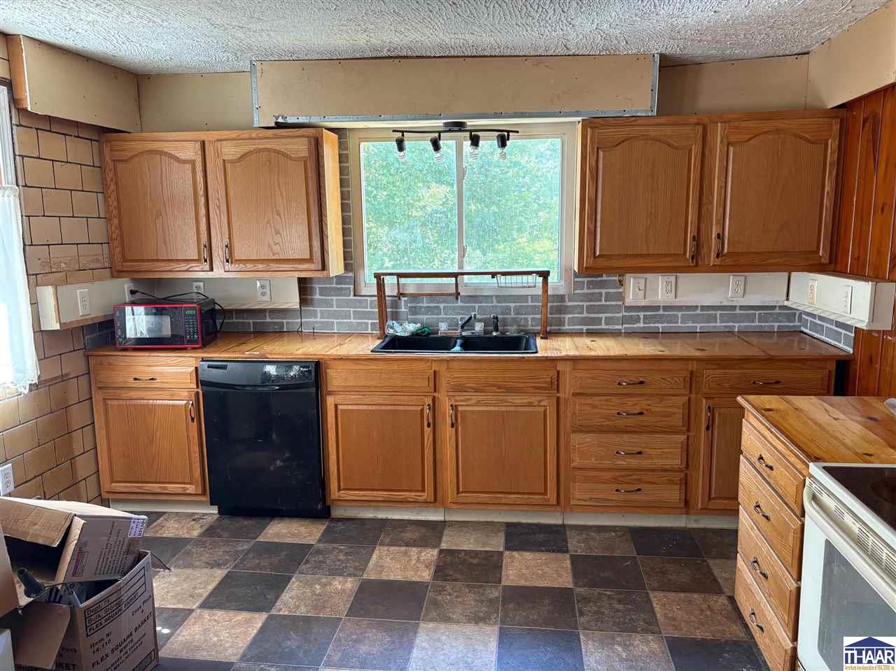 1261 W Co Rd 800 N