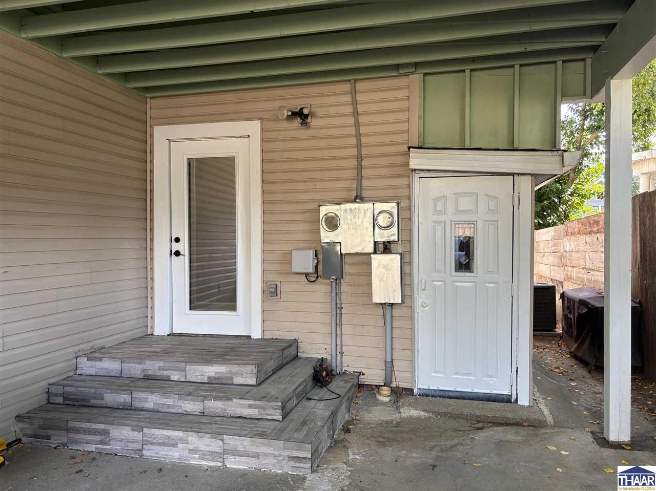 3 W Kruzan Street