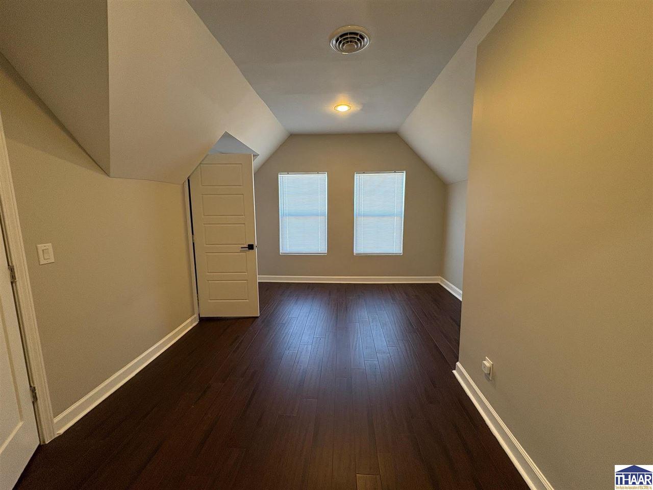 3 W Kruzan Street
