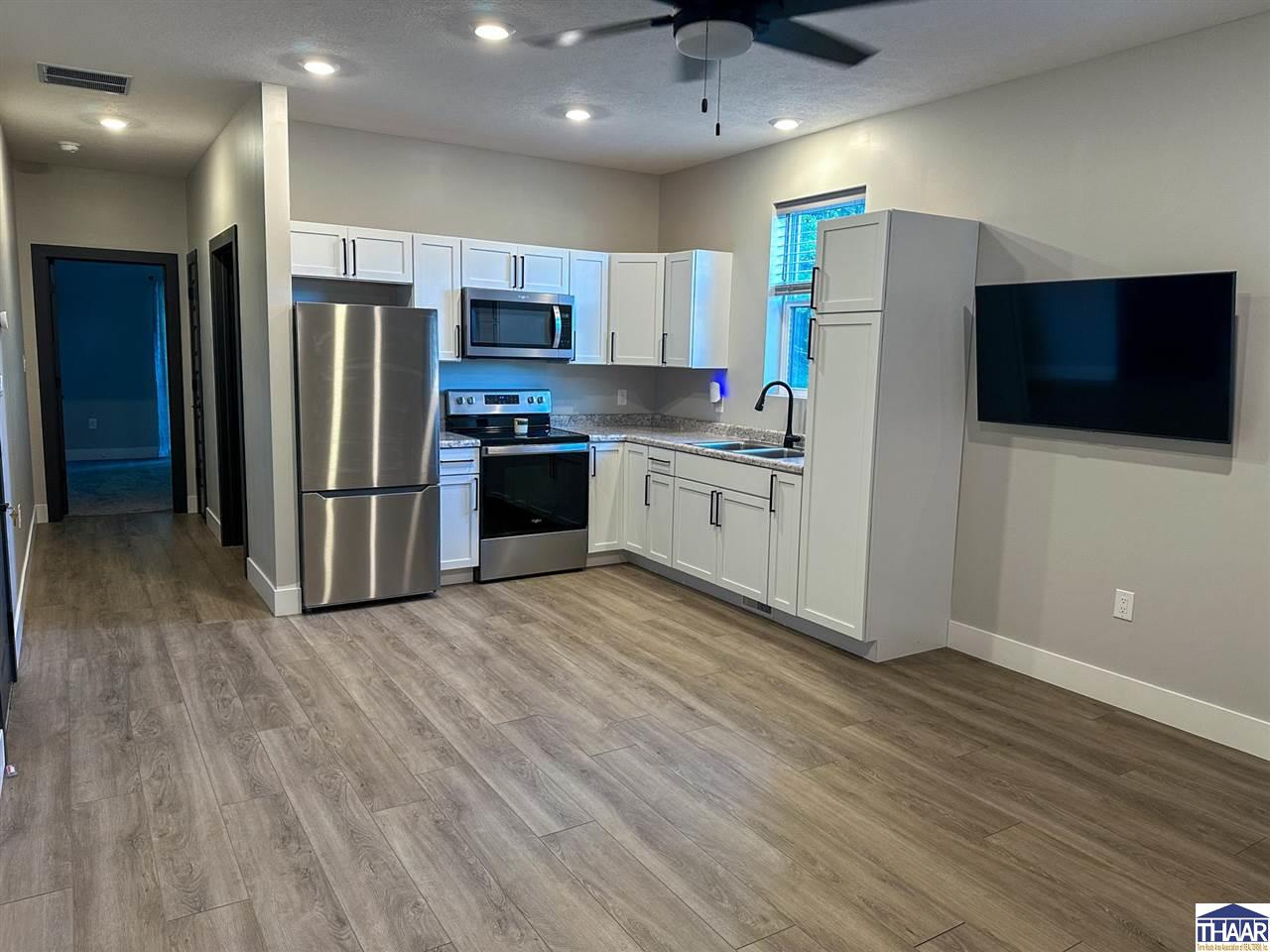 2580 Hawthorn Woods Rd