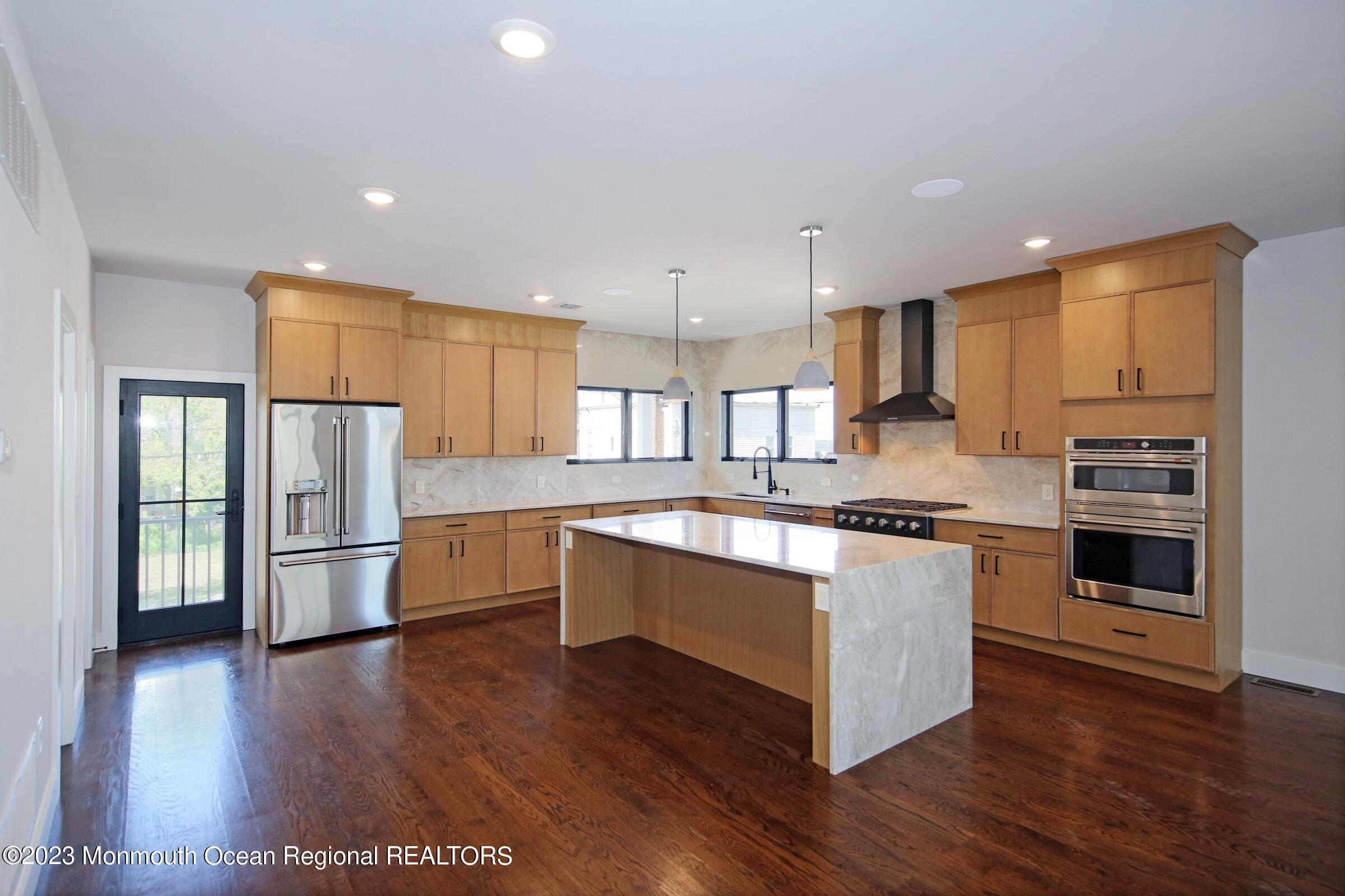 30 Seadrift Avenue