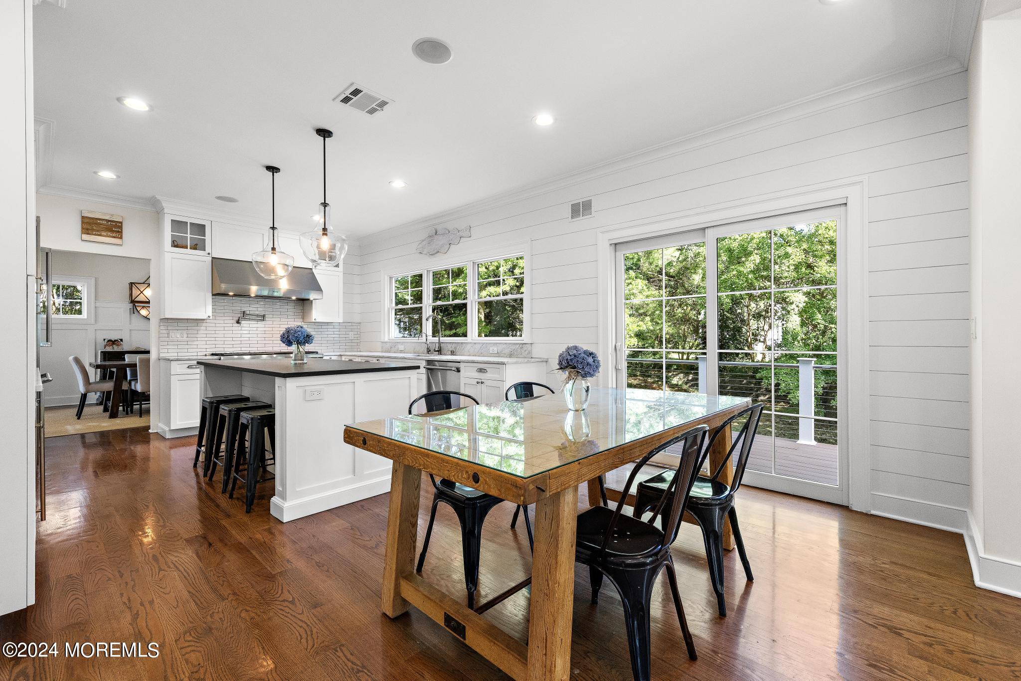 34 Hendrickson Place